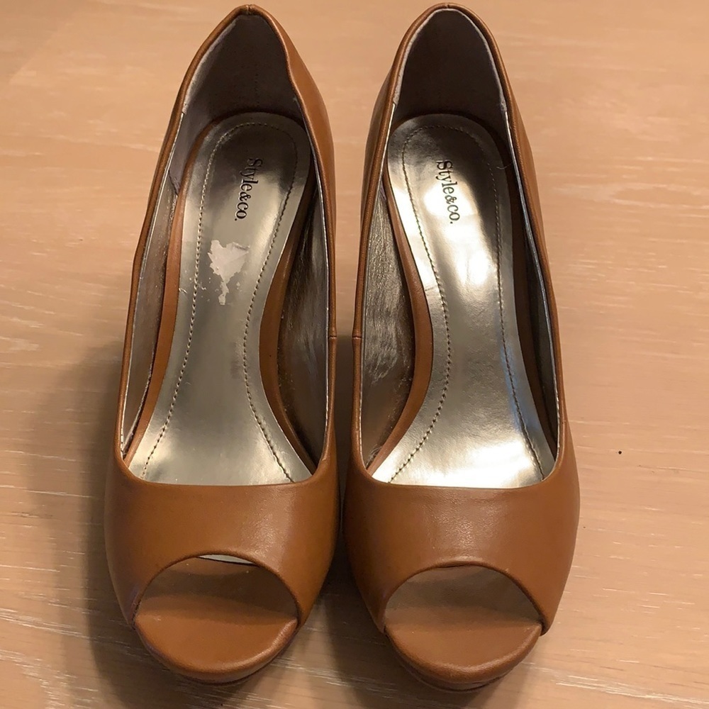 Style & Co. Tan Peep-Toe Pumps